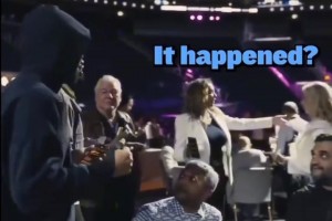 去年勇士全队得知77被交易反应炸裂🤯库里喊李凯尔slow~